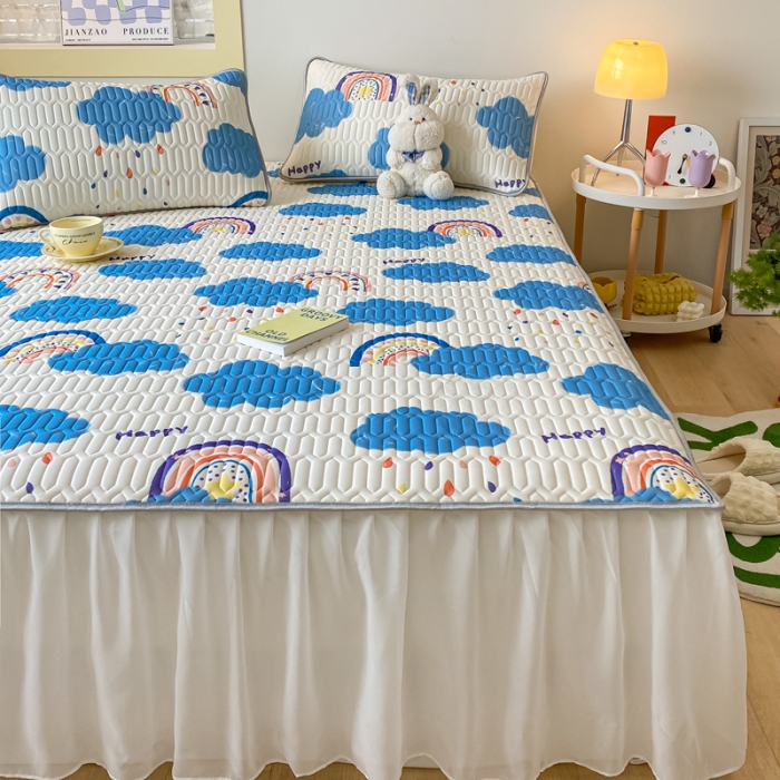 91家纺网 家纺一手货源 找家纺 金爱家 2023新款凉感丝乳胶软凉席床裙款三件套 彩虹云朵