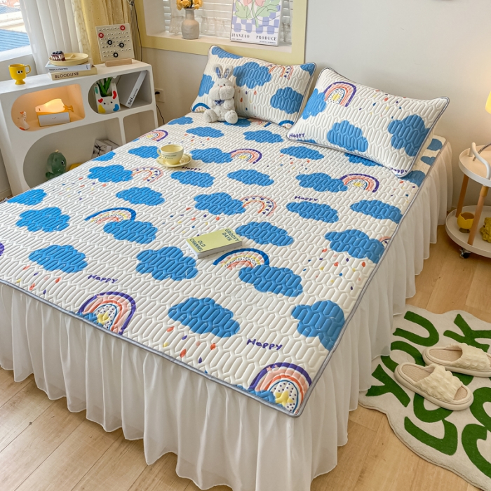 91家纺网 家纺一手货源 找家纺 金爱家 2023新款凉感丝乳胶软凉席床裙款三件套 彩虹云朵