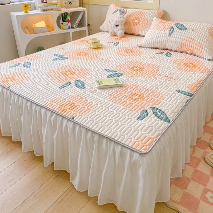 91家纺网 家纺一手货源 找家纺 金爱家 2023新款凉感丝乳胶软凉席床裙款三件套 橘子花朵