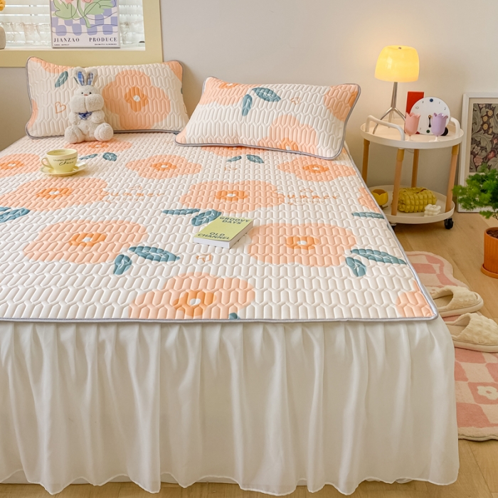 91家纺网 家纺一手货源 找家纺 金爱家 2023新款凉感丝乳胶软凉席床裙款三件套 橘子花朵