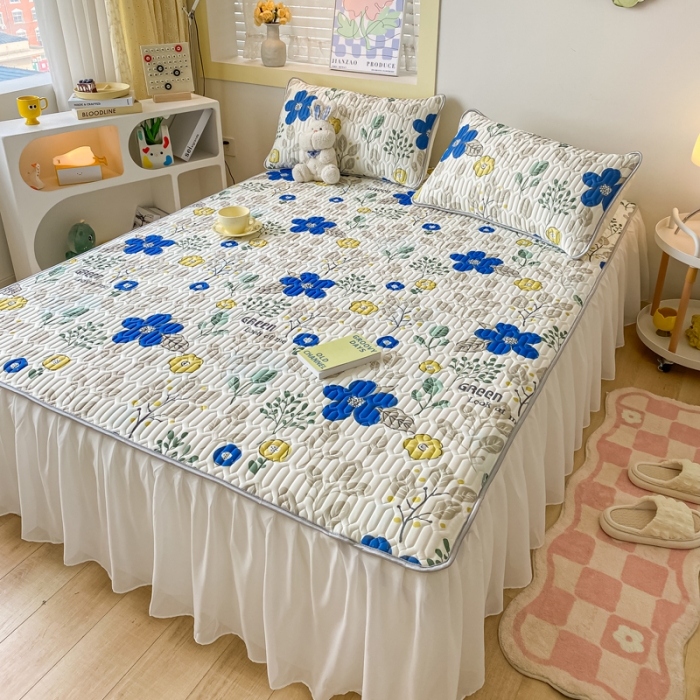 91家纺网 家纺一手货源 找家纺 金爱家 2023新款凉感丝乳胶软凉席床裙款三件套 夏日悠花