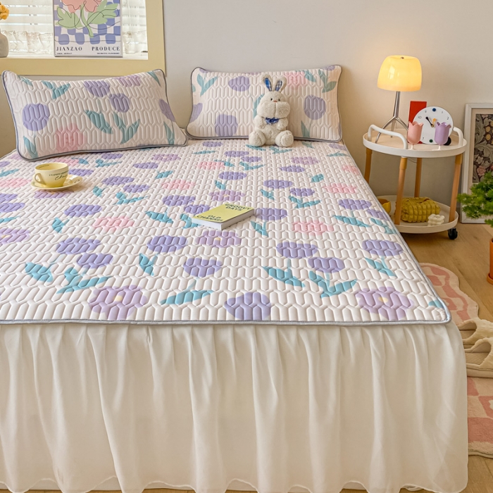 91家纺网 家纺一手货源 找家纺 金爱家 2023新款凉感丝乳胶软凉席床裙款三件套 郁金香