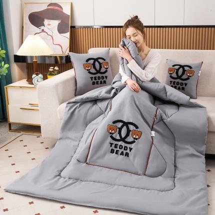 91家纺网 家纺一手货源 找家纺 宝马家纺 2023新款双头泰迪熊抱枕被灰