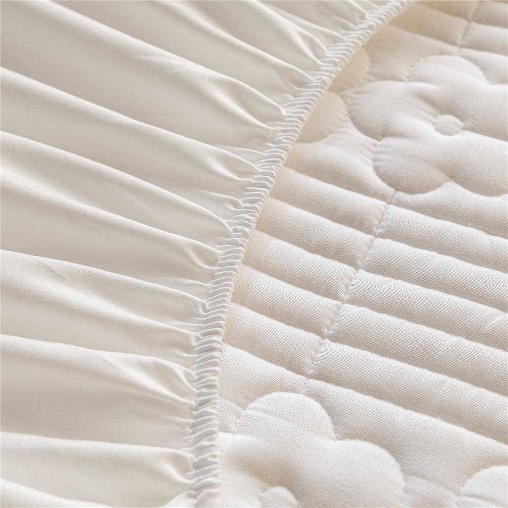 91家纺网 家纺一手货源 找家纺 （总）古吉梦 2023新款 A类水洗棉夹棉防水床笠三件套-花朵