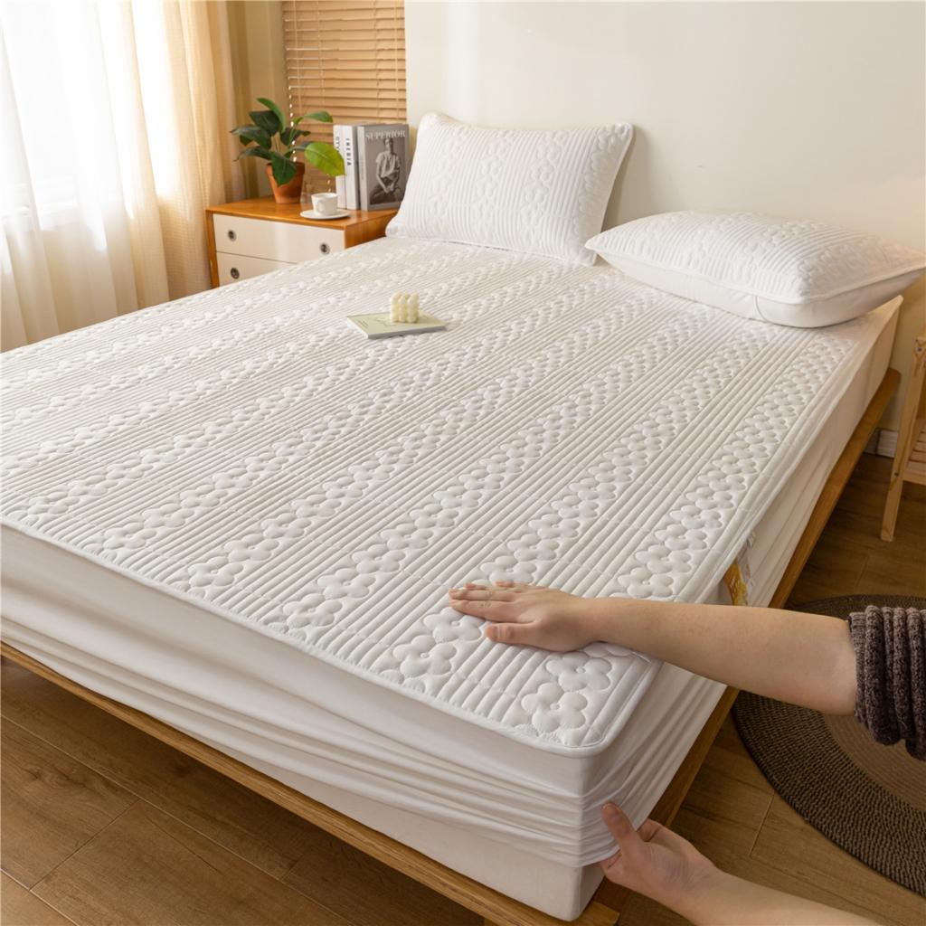 91家纺网 家纺一手货源 找家纺 （总）古吉梦 2023新款 A类水洗棉夹棉防水床笠三件套-花朵