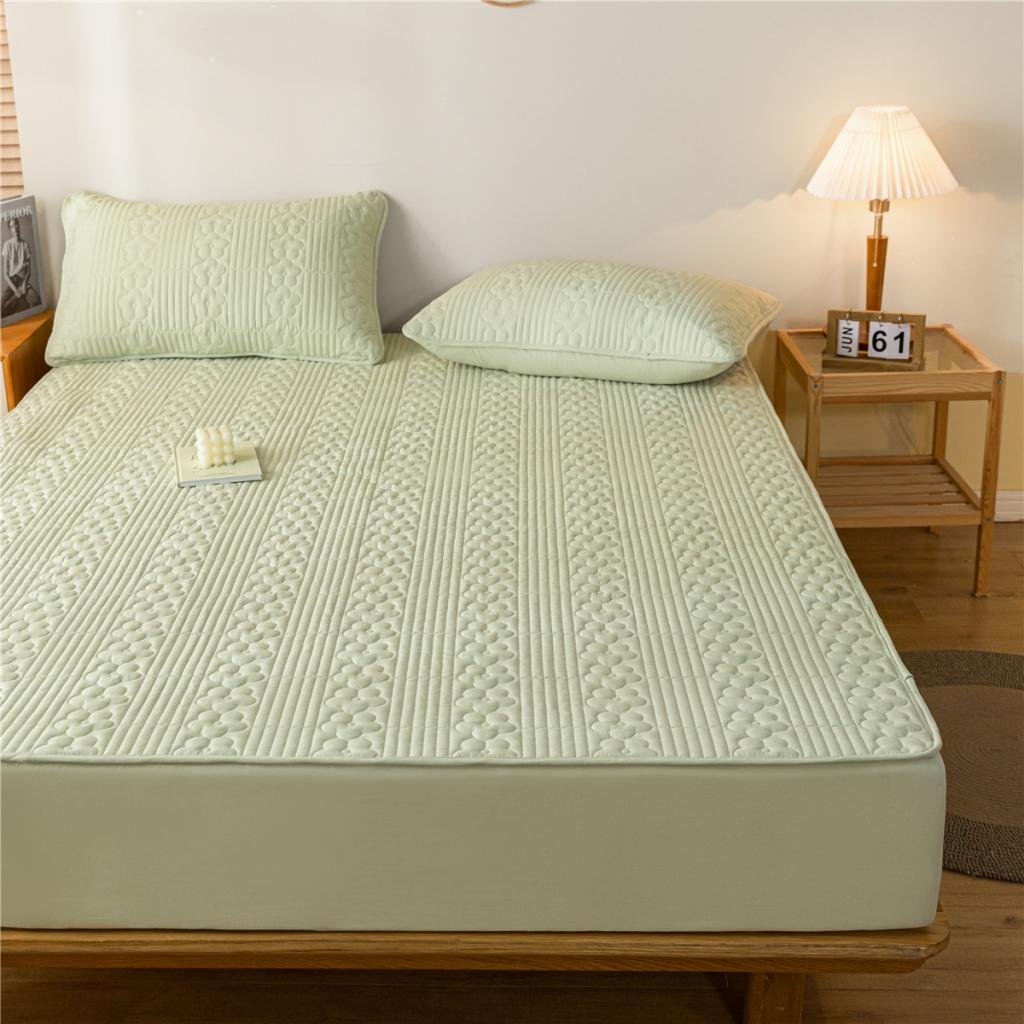 91家纺网 家纺一手货源 找家纺 古吉梦2023新款 A类水洗棉夹棉防水床笠花朵系列三件套 花朵-茶绿