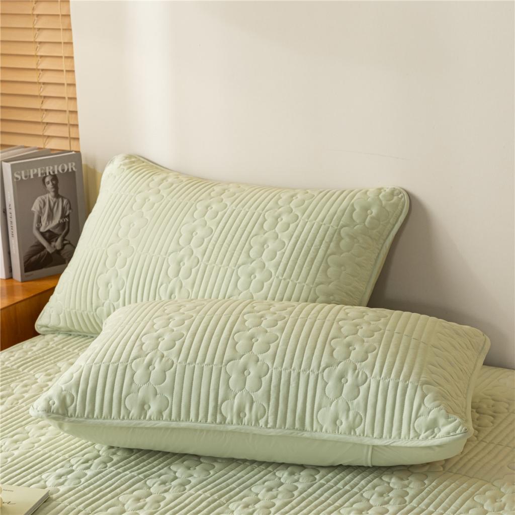 91家纺网 家纺一手货源 找家纺 古吉梦2023新款 A类水洗棉夹棉防水床笠花朵系列三件套 花朵-茶绿