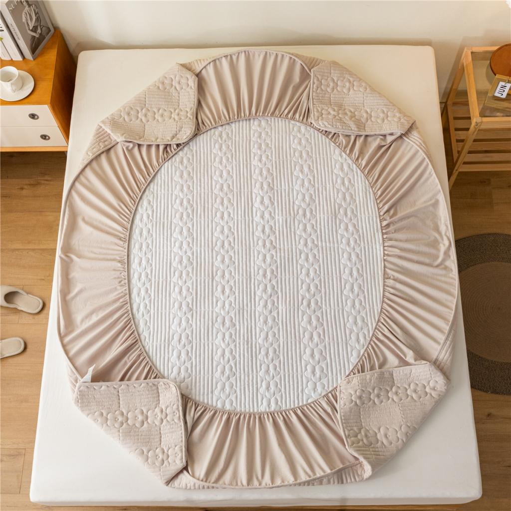 91家纺网 家纺一手货源 找家纺 古吉梦2023新款 A类水洗棉夹棉防水床笠花朵系列三件套 花朵-卡其