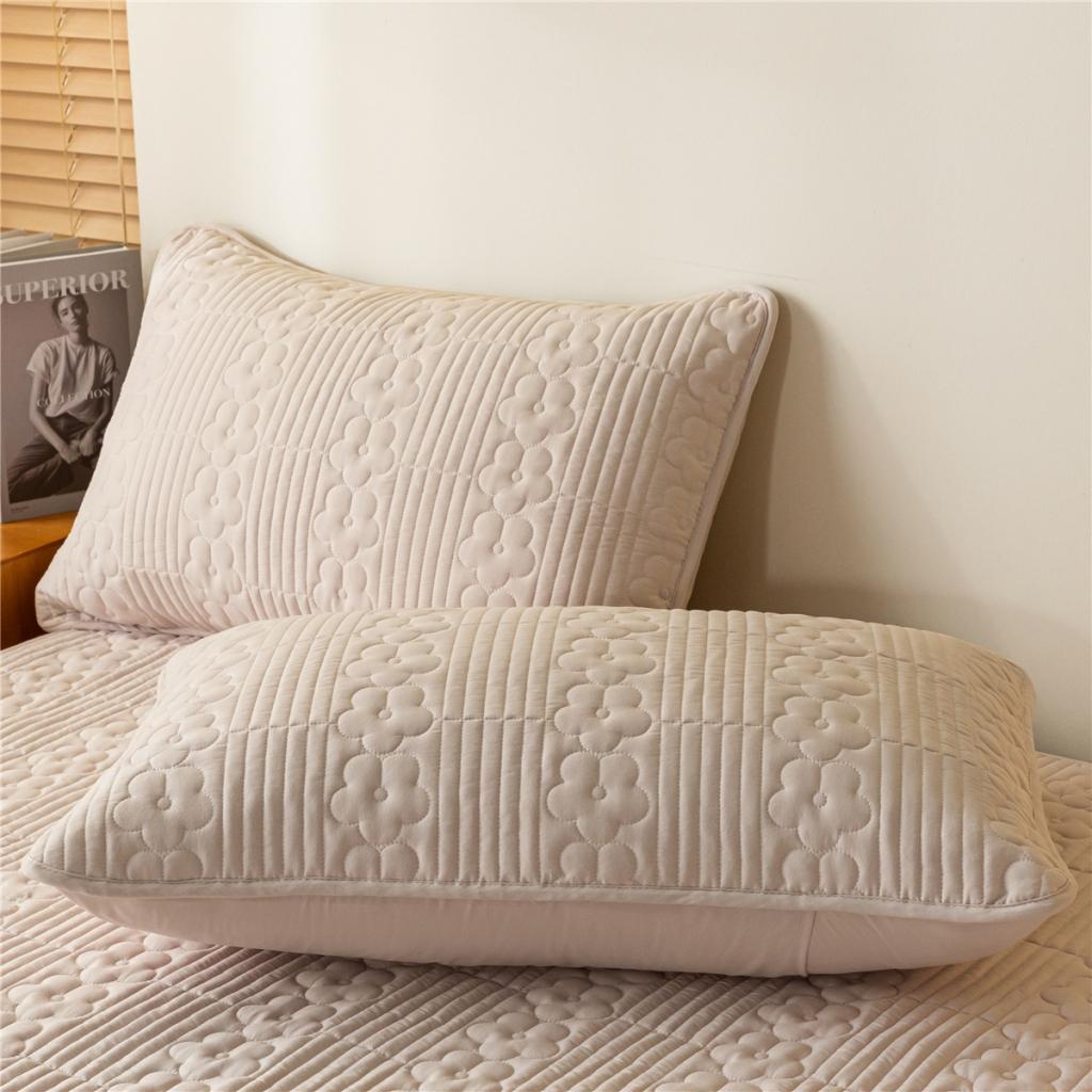 91家纺网 家纺一手货源 找家纺 古吉梦2023新款 A类水洗棉夹棉防水床笠花朵系列三件套 花朵-卡其