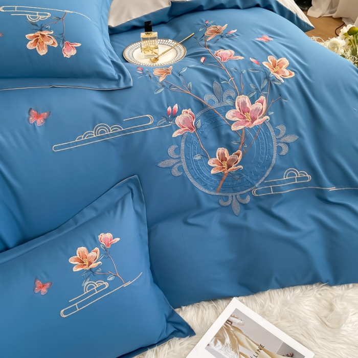 91家纺网 家纺一手货源 找家纺 大麦乐田 2023新款亲肤雅棉刺绣四件套-满园春 满园春宾利蓝