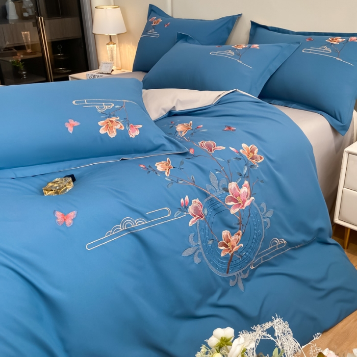 91家纺网 家纺一手货源 找家纺 大麦乐田 2023新款亲肤雅棉刺绣四件套-满园春 满园春宾利蓝