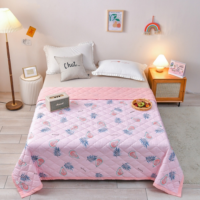 91家纺网 家纺一手货源 找家纺 被多多2023新款水洗棉印花夏凉被空调被 芭蕉-粉