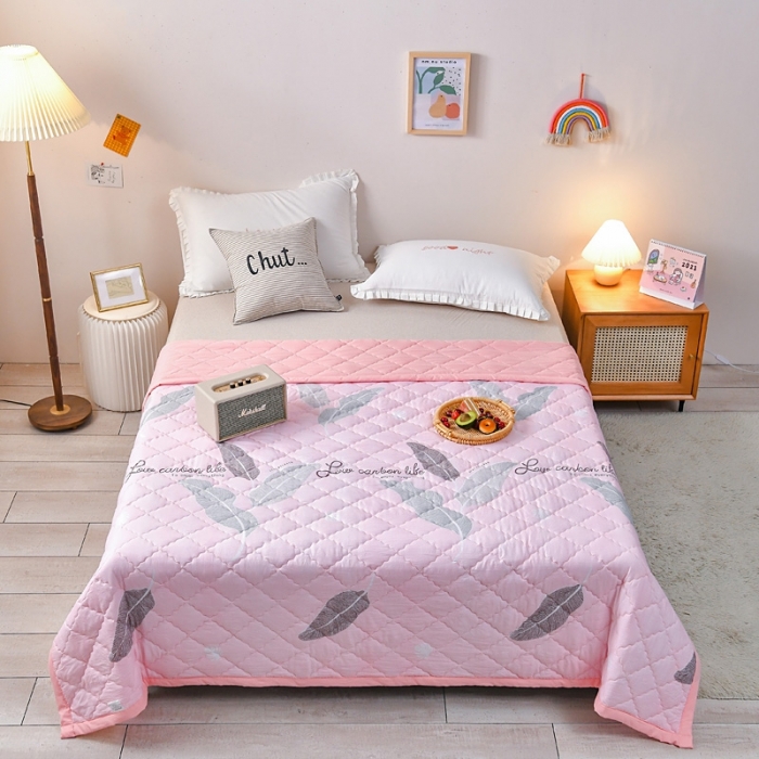 91家纺网 家纺一手货源 找家纺 被多多2023新款水洗棉印花夏凉被空调被 丛林粉