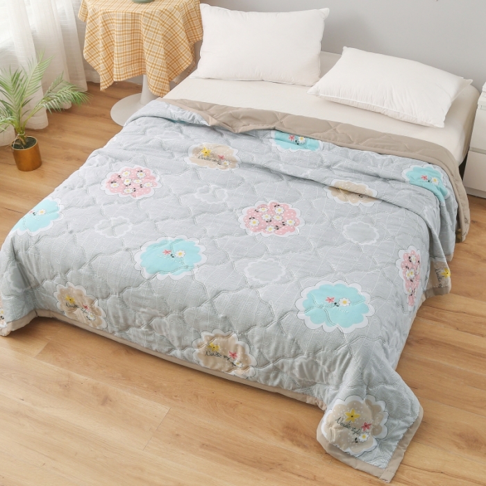 91家纺网 家纺一手货源 找家纺 被多多2023新款水洗棉印花夏凉被空调被 花样年华