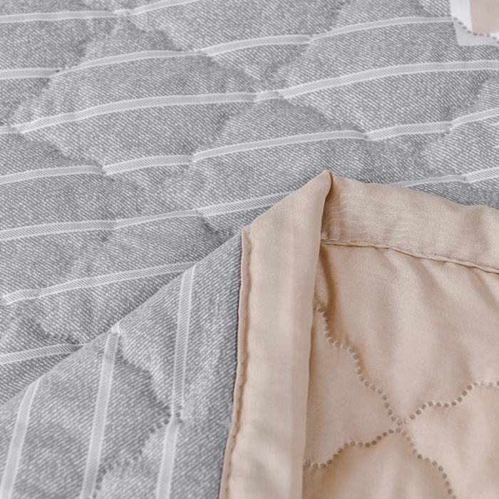 91家纺网 家纺一手货源 找家纺 被多多2023新款水洗棉印花夏凉被空调被 浅灰时光