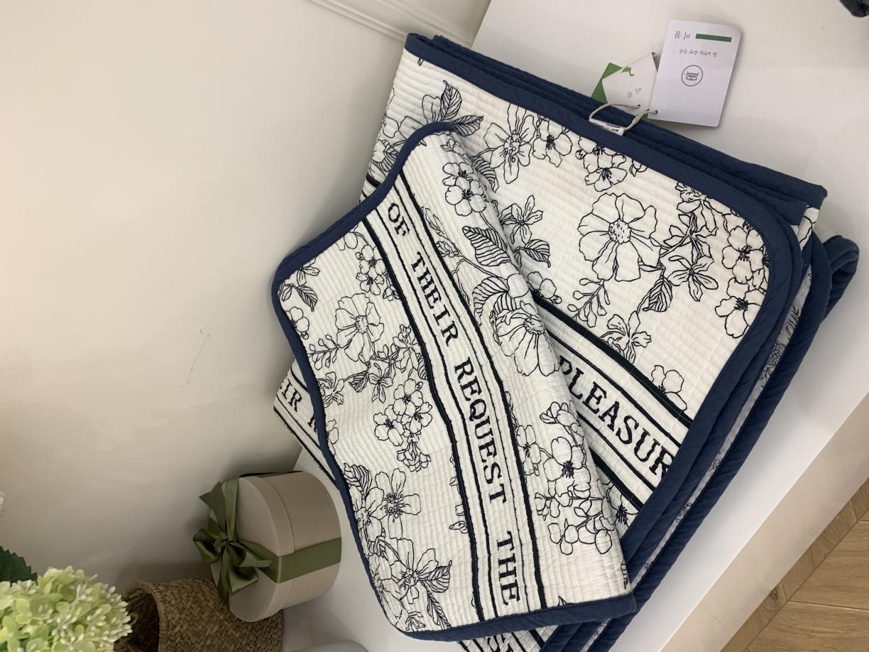 91家纺网 家纺一手货源 找家纺 汇庭 2023新款大鹅水洗棉床盖三件套-伊纹庄园