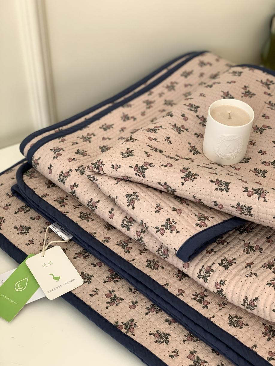 91家纺网 家纺一手货源 找家纺 汇庭 2023新款大鹅水洗棉床盖三件套-索菲庄园