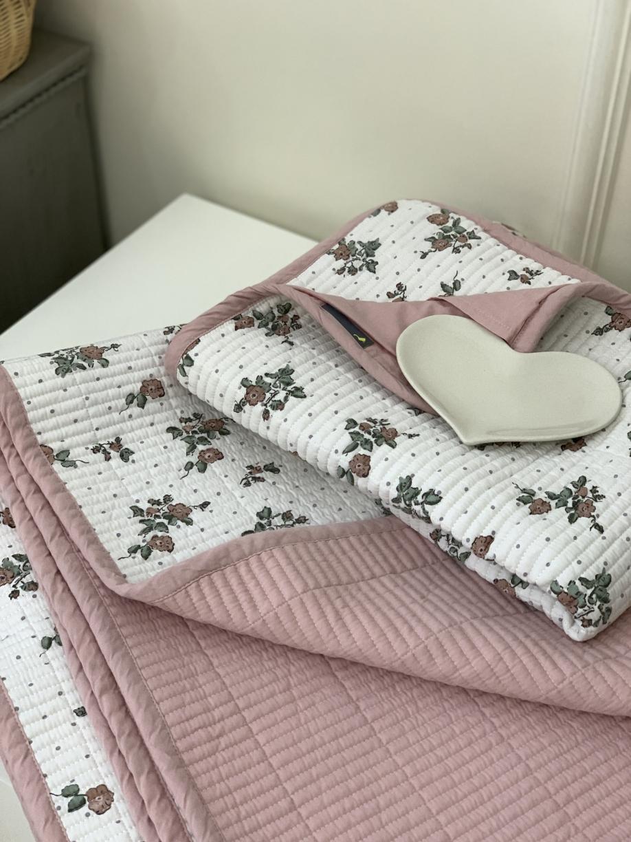 91家纺网 家纺一手货源 找家纺 汇庭 2023新款大鹅水洗棉床盖三件套-索菲亚庄园