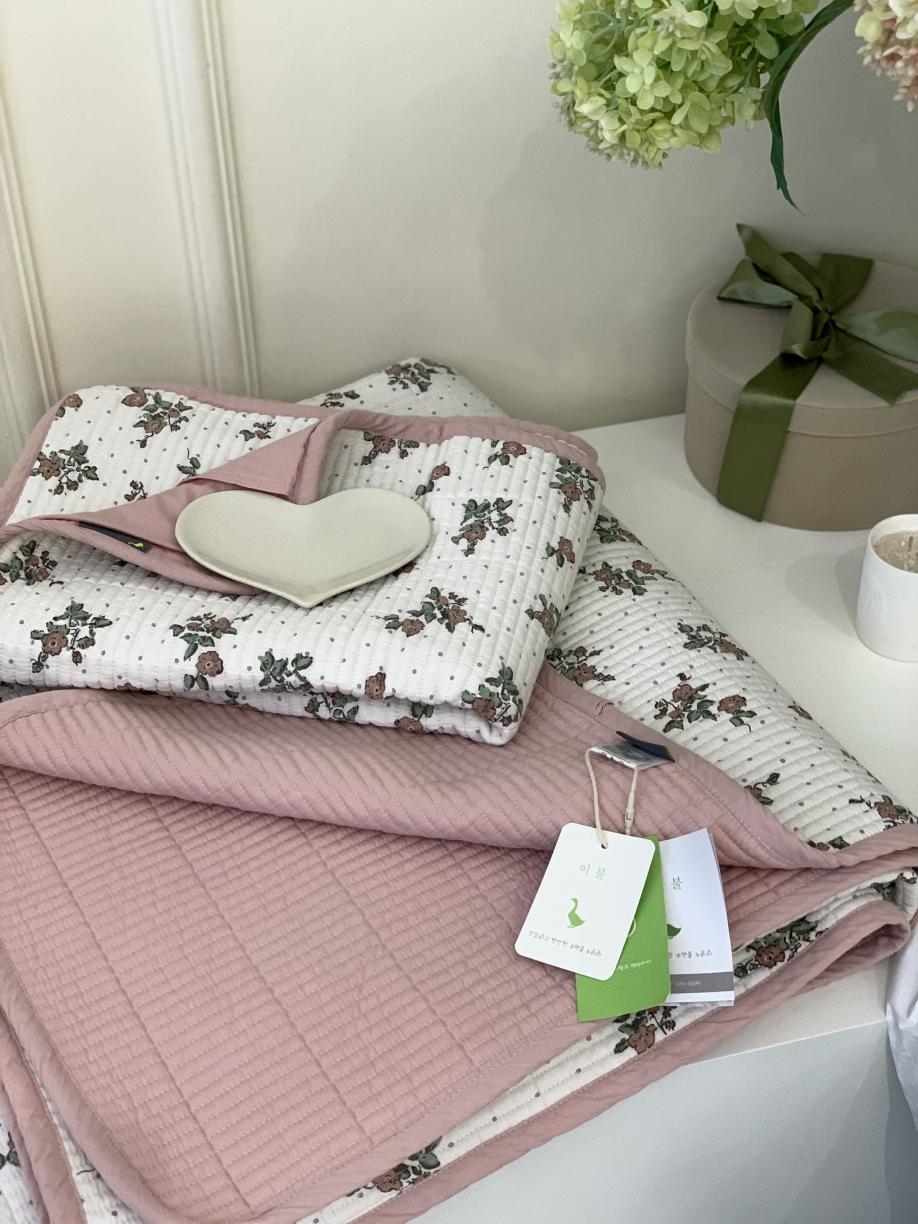 91家纺网 家纺一手货源 找家纺 汇庭 2023新款大鹅水洗棉床盖三件套-索菲亚庄园