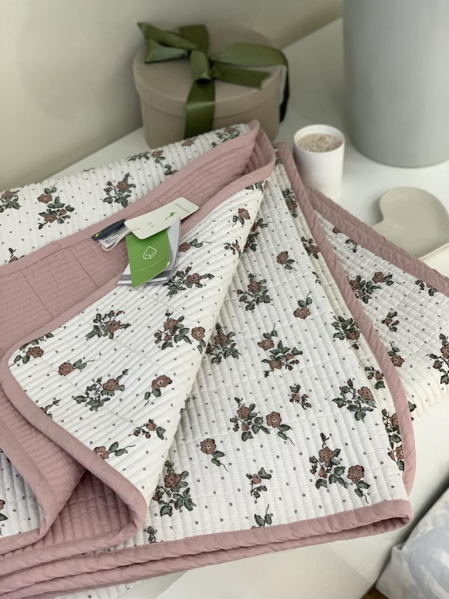 91家纺网 家纺一手货源 找家纺 汇庭 2023新款大鹅水洗棉床盖三件套-索菲亚庄园