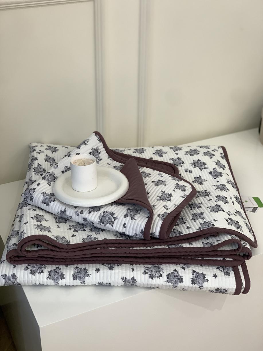 91家纺网 家纺一手货源 找家纺 汇庭 2023新款大鹅水洗棉床盖三件套-拉菲庄园