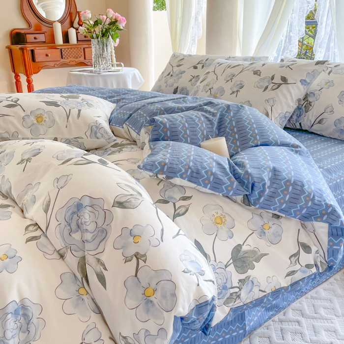 91家纺网 家纺一手货源 找家纺 星巴k家纺2023新款全棉13372花卉印花简约卡通款多规格四件套清风