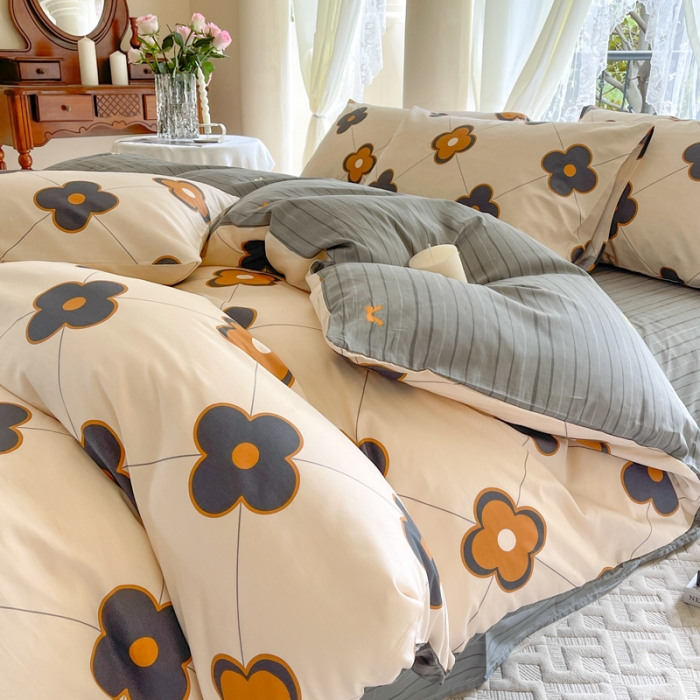 91家纺网 家纺一手货源 找家纺 星巴k 2023新款全棉13372花卉印花简约卡通款多规格四件套四叶草