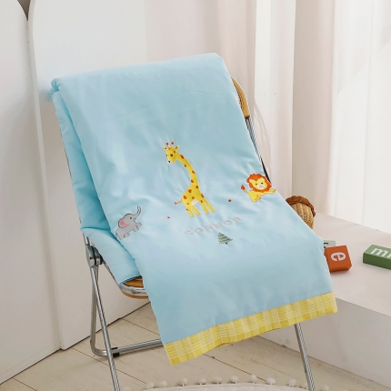 91家纺网 家纺一手货源 找家纺 A类水洗棉磨毛绣花款儿童大豆夏被幼儿园被子夏凉被空调被 动物伙伴-蓝