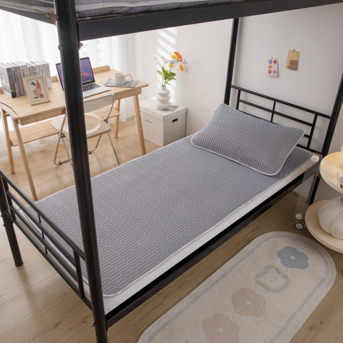 91家纺网 家纺一手货源 找家纺 凌云2025新款直播爆款0.8cmA类学生乳胶凉席 高级灰