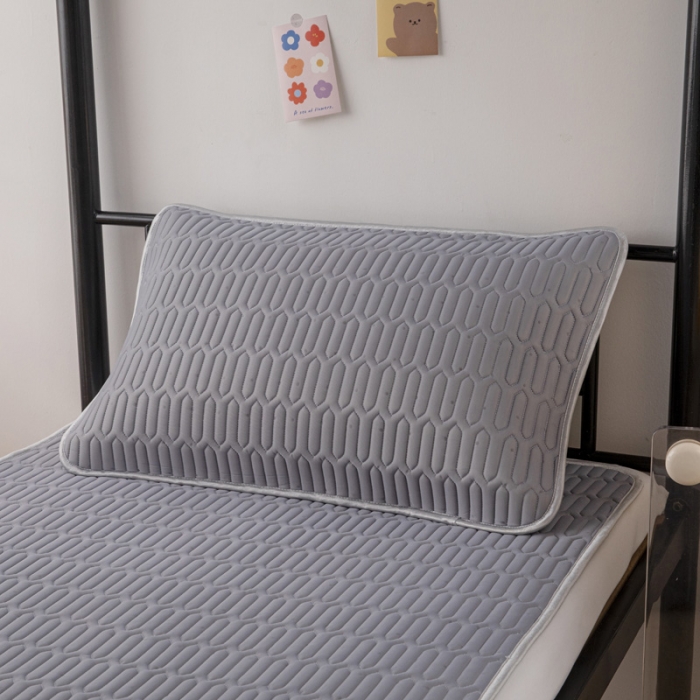 91家纺网 家纺一手货源 找家纺 凌云2025新款直播爆款0.8cmA类学生乳胶凉席 高级灰