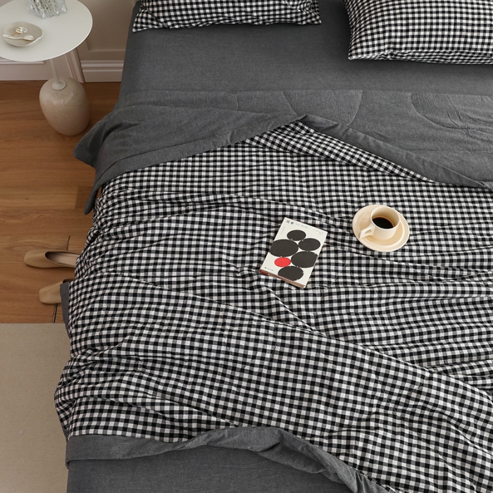 91家纺网 家纺一手货源 找家纺 寐眠 2023新款全棉色织水洗棉夏被子被芯（羽丝棉） 黑白小格