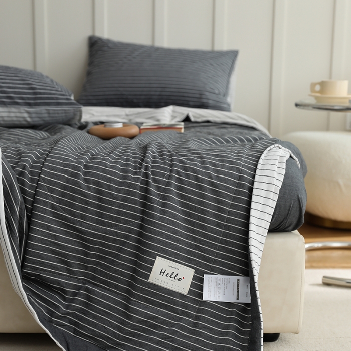 91家纺网 家纺一手货源 找家纺 寐眠 2023新款全棉色织水洗棉夏被子被芯（羽丝棉） 灰白条双拼
