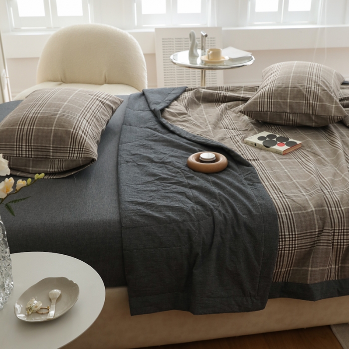 91家纺网 家纺一手货源 找家纺 寐眠 2023新款全棉色织水洗棉夏被子被芯（羽丝棉） 咖灰格