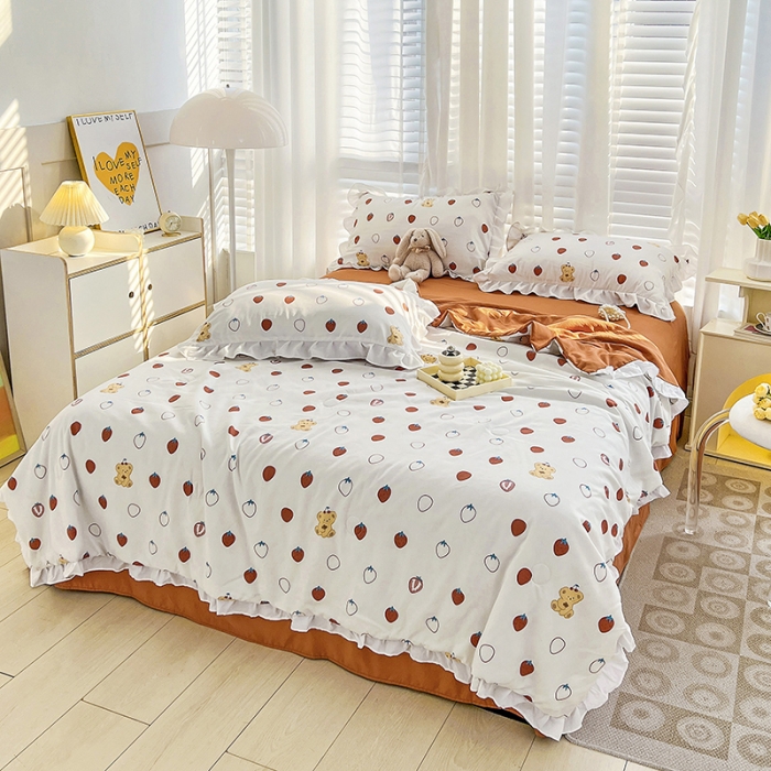 91家纺网 家纺一手货源 找家纺 澳梵 小清新水洗棉麻夏被四件套 草莓熊