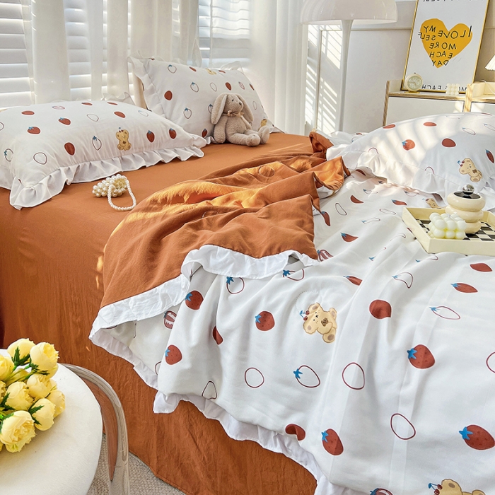 91家纺网 家纺一手货源 找家纺 澳梵 小清新水洗棉麻夏被四件套 草莓熊