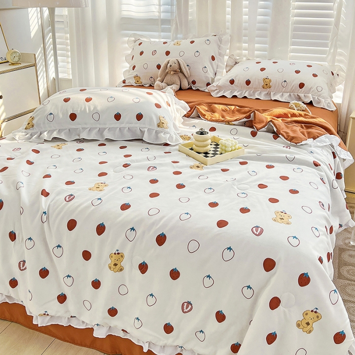 91家纺网 家纺一手货源 找家纺 澳梵 小清新水洗棉麻夏被四件套 草莓熊