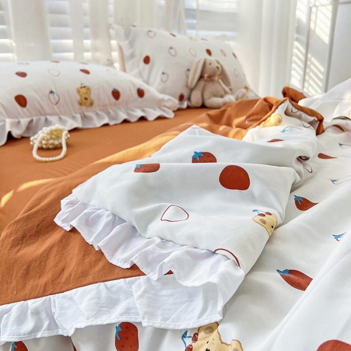 91家纺网 家纺一手货源 找家纺 澳梵 小清新水洗棉麻夏被四件套 草莓熊