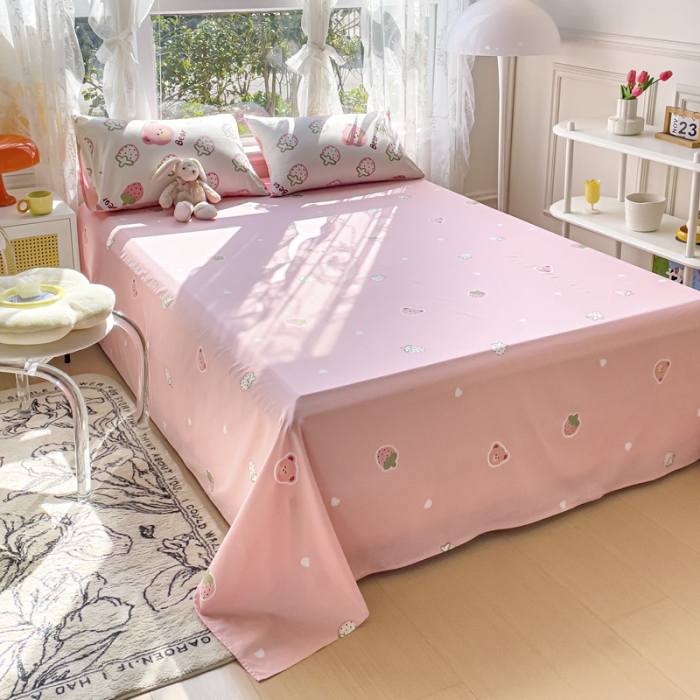 91家纺网 家纺一手货源 找家纺 2025新款全棉13372小清新印花四件套 草莓小熊