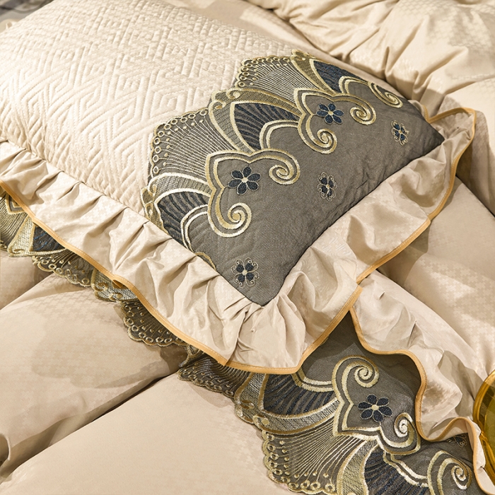 91家纺网 家纺一手货源 找家纺 罗艺轩 2024新款贡缎提花夹棉床裙四件套千鸟格系列 千鸟格-香槟金