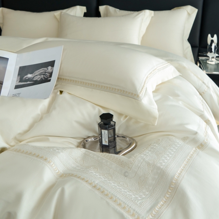 91家纺网 家纺一手货源 找家纺 榻尚家居 2023新款格瑞斯系列100贡缎长绒棉四件套工艺款四件套 格瑞斯白