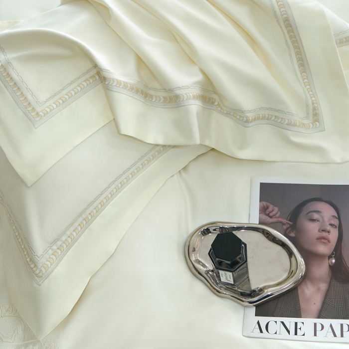 91家纺网 家纺一手货源 找家纺 榻尚家居 2023新款格瑞斯系列100贡缎长绒棉四件套工艺款四件套 格瑞斯白