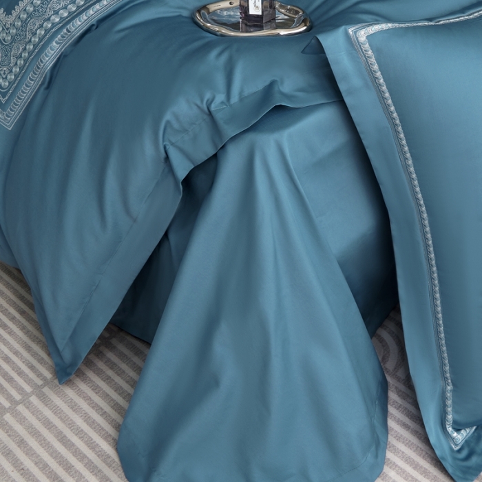 91家纺网 家纺一手货源 找家纺 榻尚家居 2023新款格瑞斯系列100贡缎长绒棉四件套工艺款四件套 格瑞斯蓝