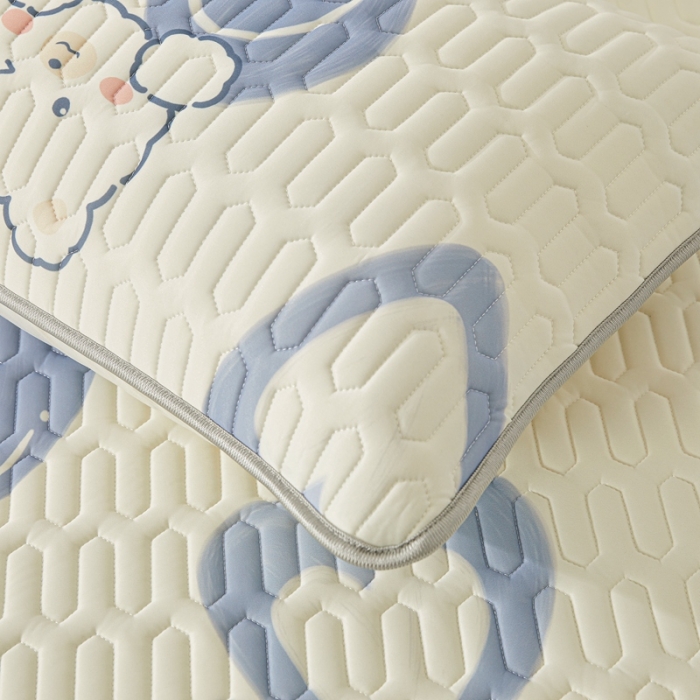 91家纺网 家纺一手货源 找家纺 湘之帛 2024新款0.5乳胶床笠凉席三件套 爱心小熊