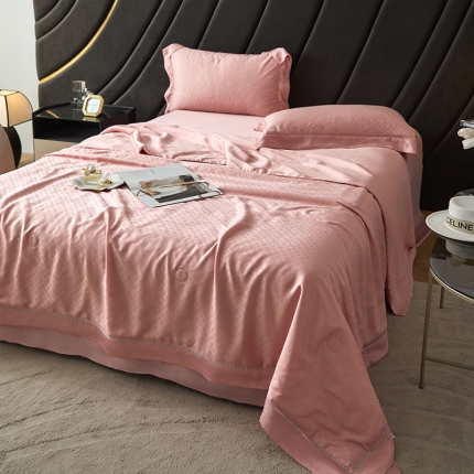 91家纺网 家纺一手货源 找家纺 2024新款天丝A类蚕丝空调被芯天丝镂空夏被四件套 赫本-落樱粉