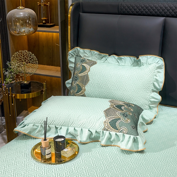 91家纺网 家纺一手货源 找家纺 罗艺轩 2024新款贡缎提花夹棉床裙三件套千鸟格系列 千鸟格-薄荷色