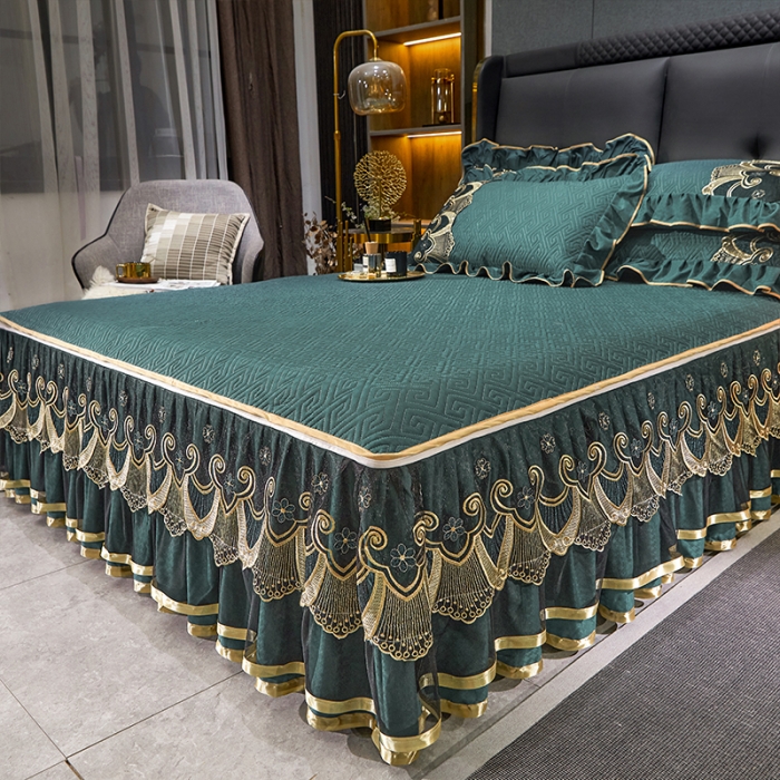 91家纺网 家纺一手货源 找家纺 罗艺轩 2024新款贡缎提花夹棉床裙三件套千鸟格系列 千鸟格-黛绿色