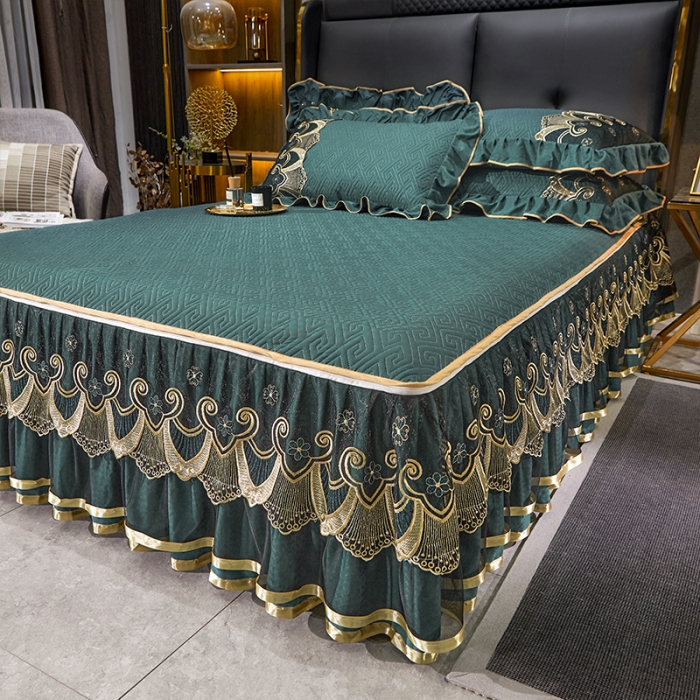 91家纺网 家纺一手货源 找家纺 罗艺轩 2024新款贡缎提花夹棉床裙三件套千鸟格系列 千鸟格-黛绿色