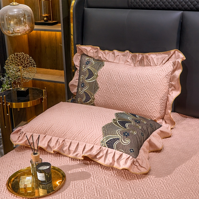 91家纺网 家纺一手货源 找家纺 罗艺轩 2024新款贡缎提花夹棉床裙三件套千鸟格系列 千鸟格-凝脂玉