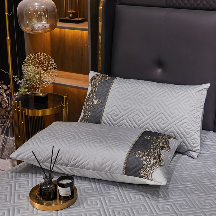 91家纺网 家纺一手货源 找家纺 罗艺轩 2024新款贡缎夹棉床裙三件套凯撒王朝系列 凯撒王朝-冰灿银