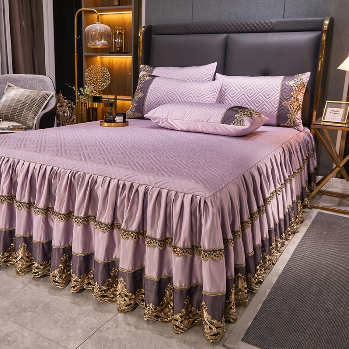 91家纺网 家纺一手货源 找家纺 罗艺轩 2024新款贡缎夹棉床裙三件套凯撒王朝系列 凯撒王朝-黛紫